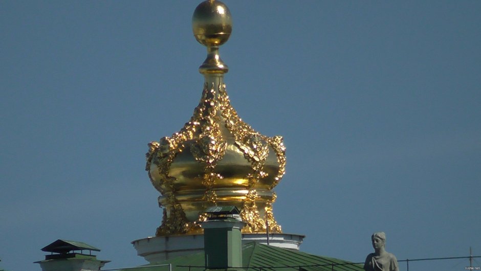 Звонница на крыше зимнего дворца