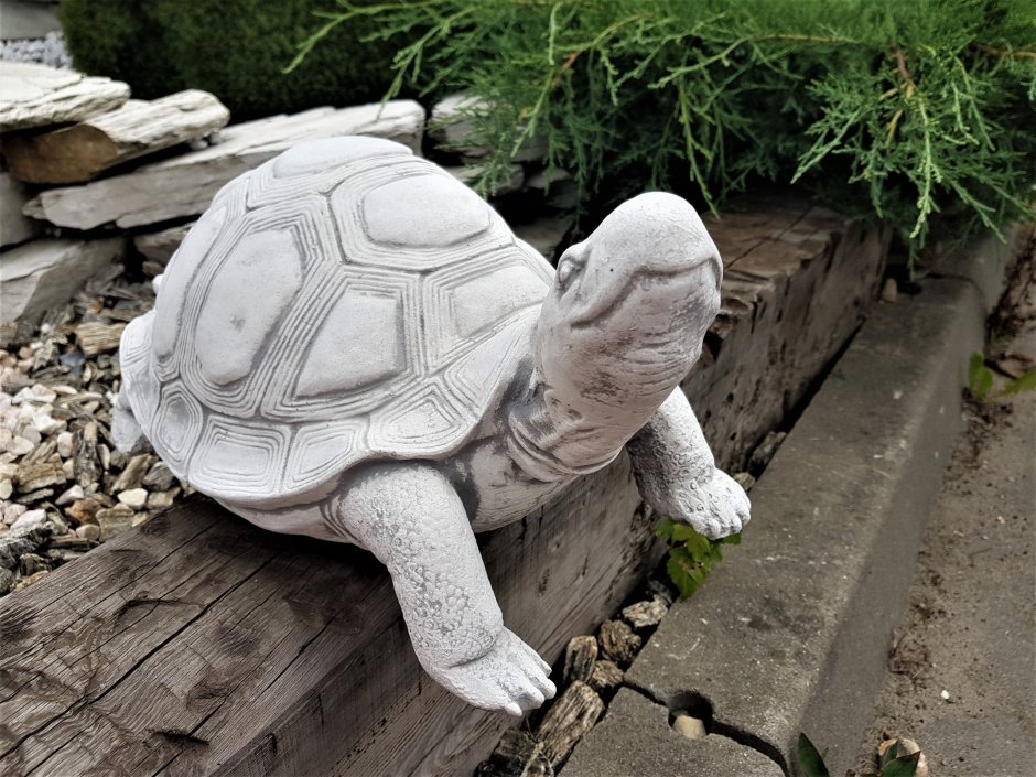 Бронзовая скульптура черепахи