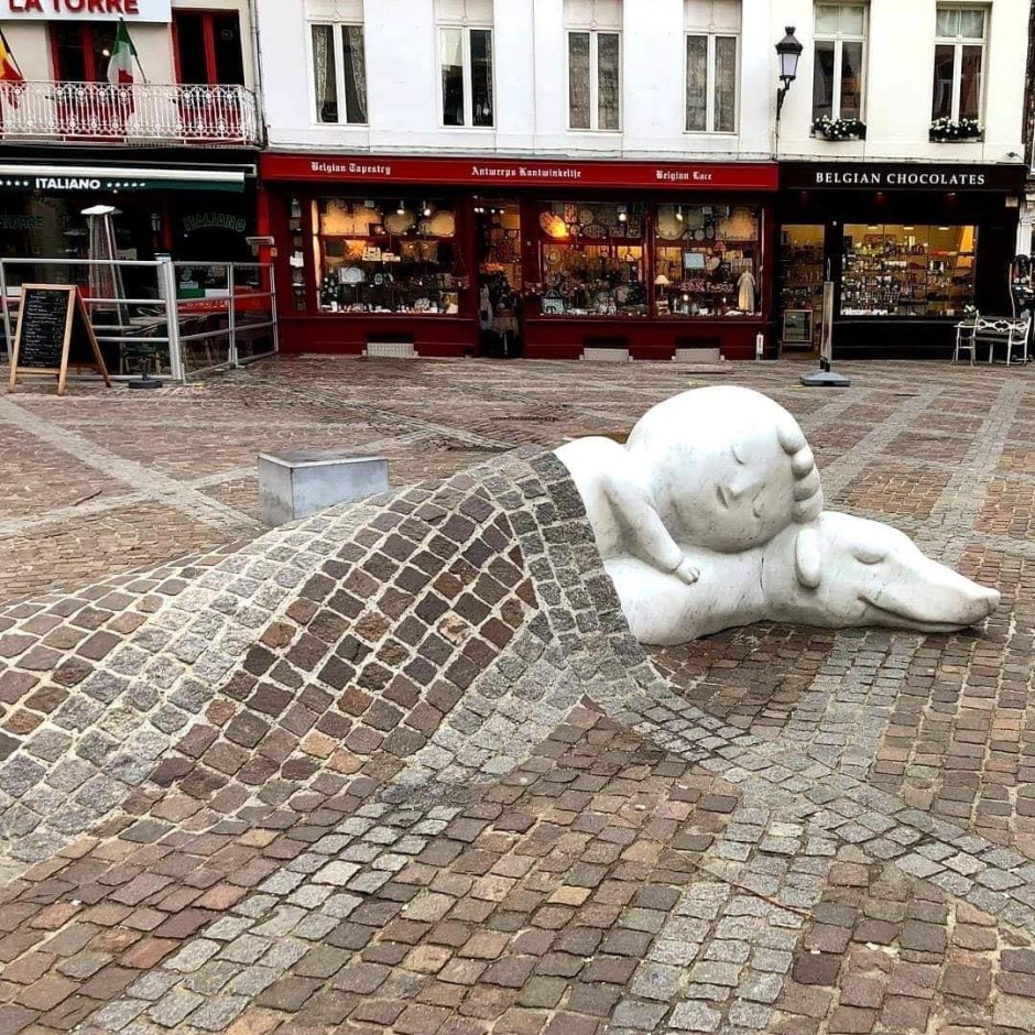 Антверпен Бельгия скульптура Нелло
