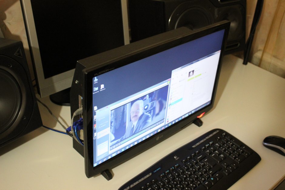 Mono all-in-one (AIO) 21in Monitor PC Chassis