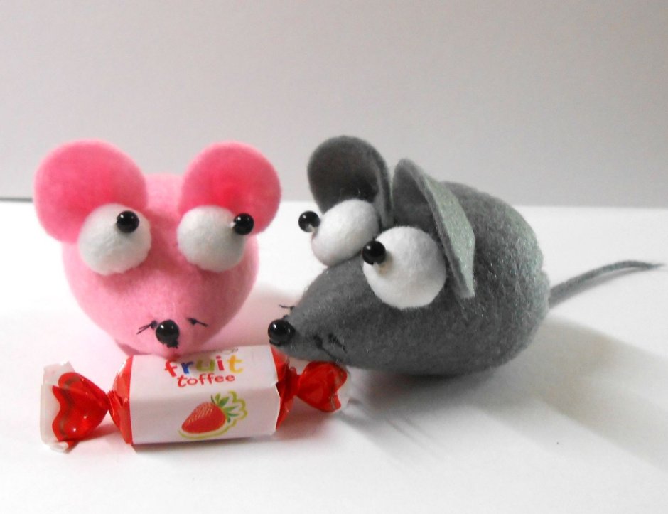 Влюбленные мышки из фетра