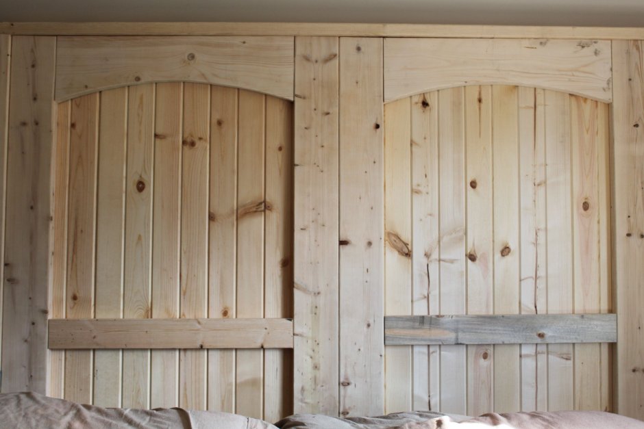Состаренная деревянная дверь текстура