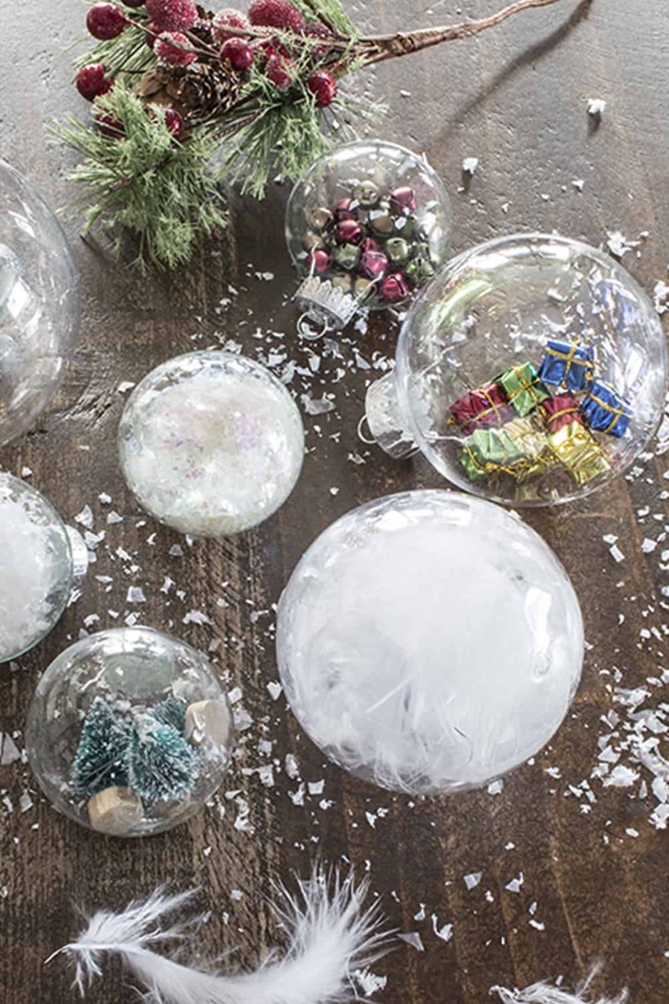 Новогодние шары прозрачные пластиковые