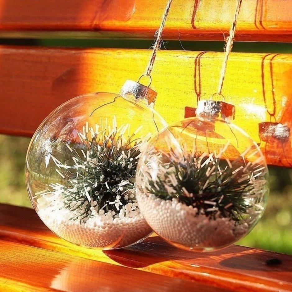 Стеклянные шары на елку