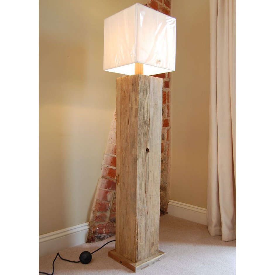 Современный светильник из дерева