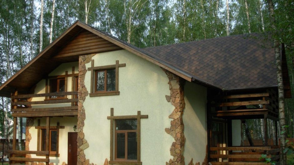 Оштукатуренный деревянный дом