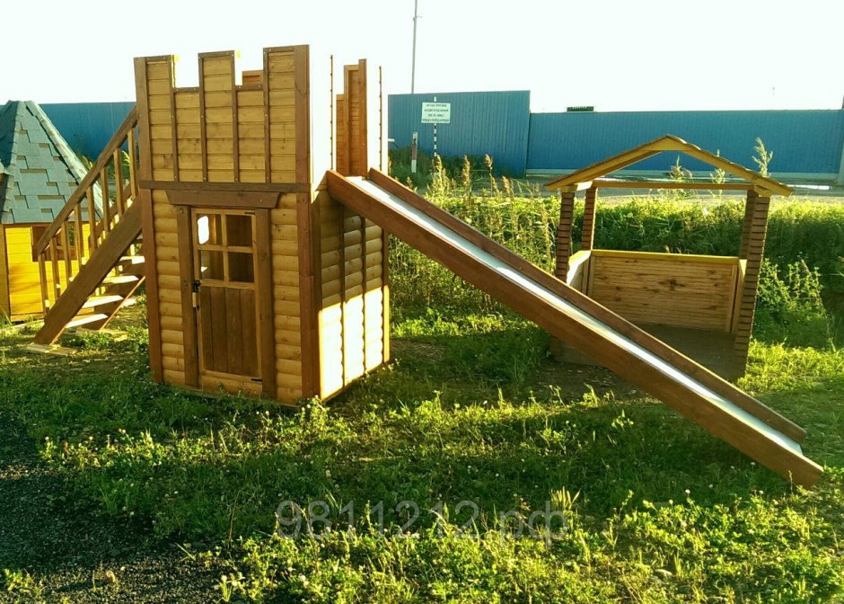 Детский деревянный домик для дачи