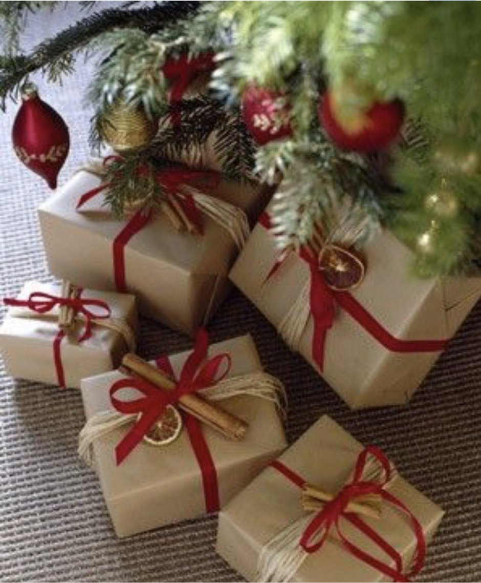 Подарочные коробки под елку