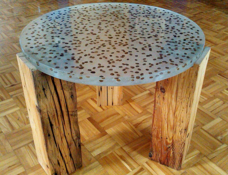 Деревянный стол из сот