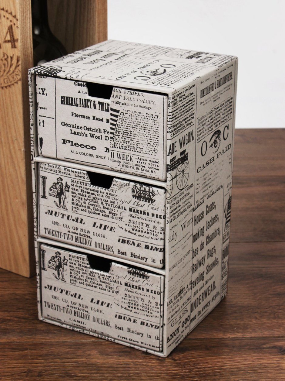 Декор коробки газетами