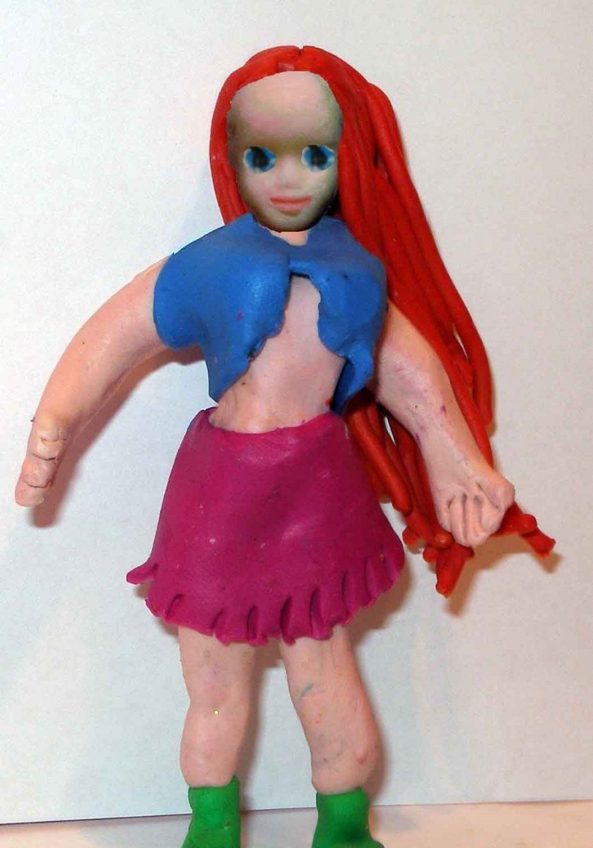 Лепить пластилином кукол. Пластилиновая кукла. Красивых куколок из пластилина. Лепим куклу из пластилина. Пластилиновые фигурки для девочек.