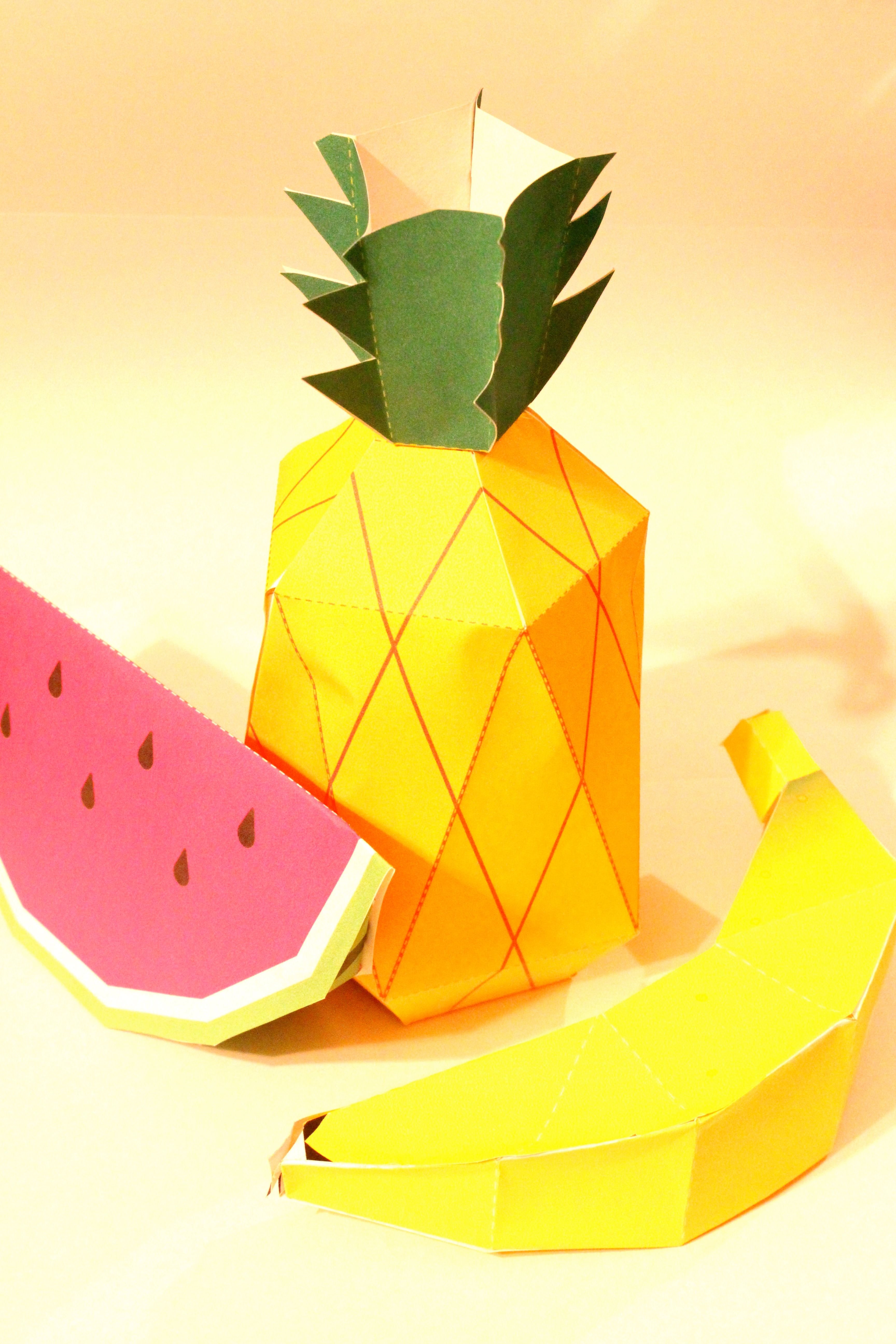 Фруктовая бумага. Фрукты из бумаги. Оригами фрукты для дошкольников. Оригами овощи и фрукты. Геометрические фрукты из бумаги.