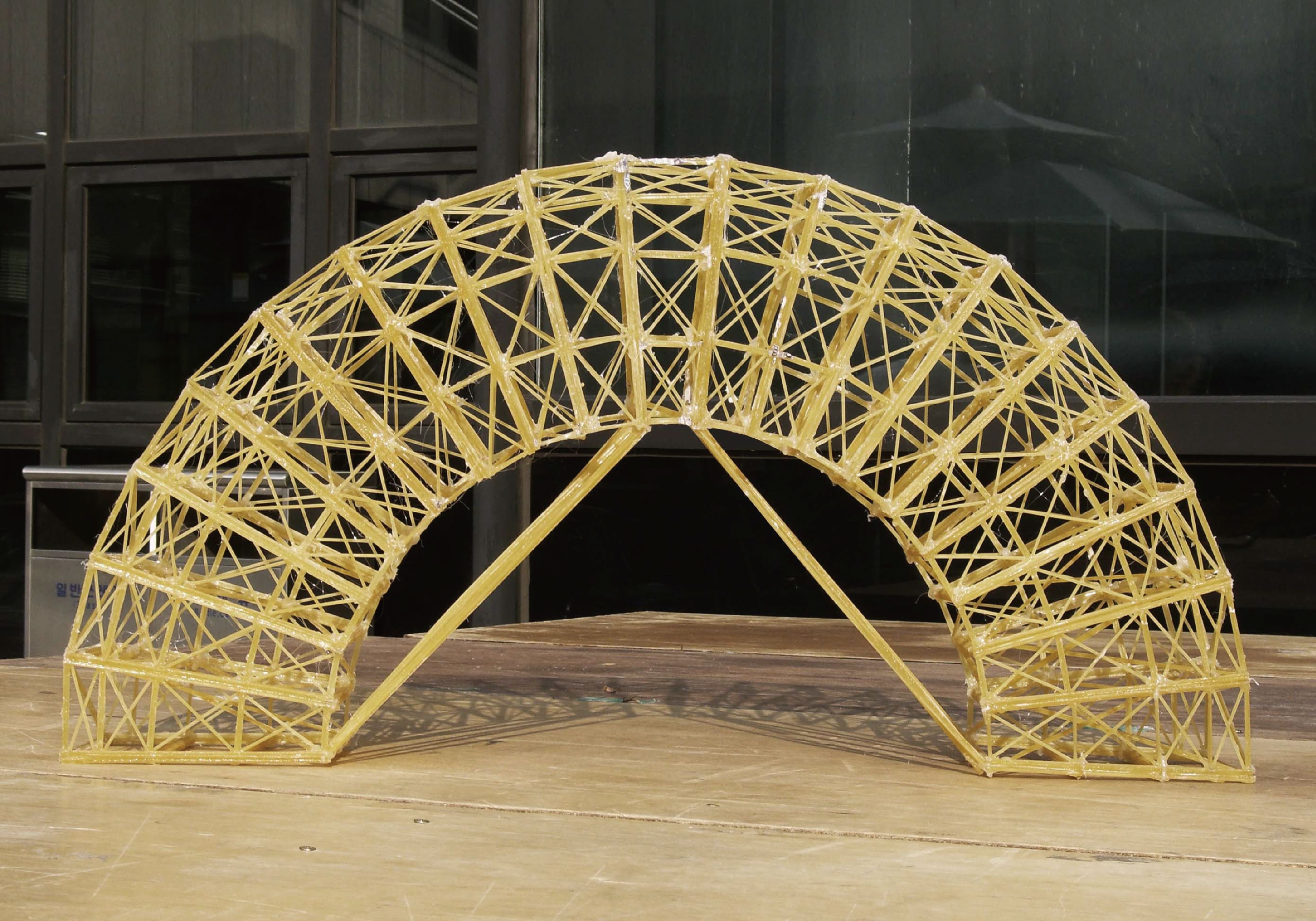 Bridging engineer. Мост из спагетти. Арочные конструкции. Деревянные арочные конструкции. Конструкции мостов из макарон.