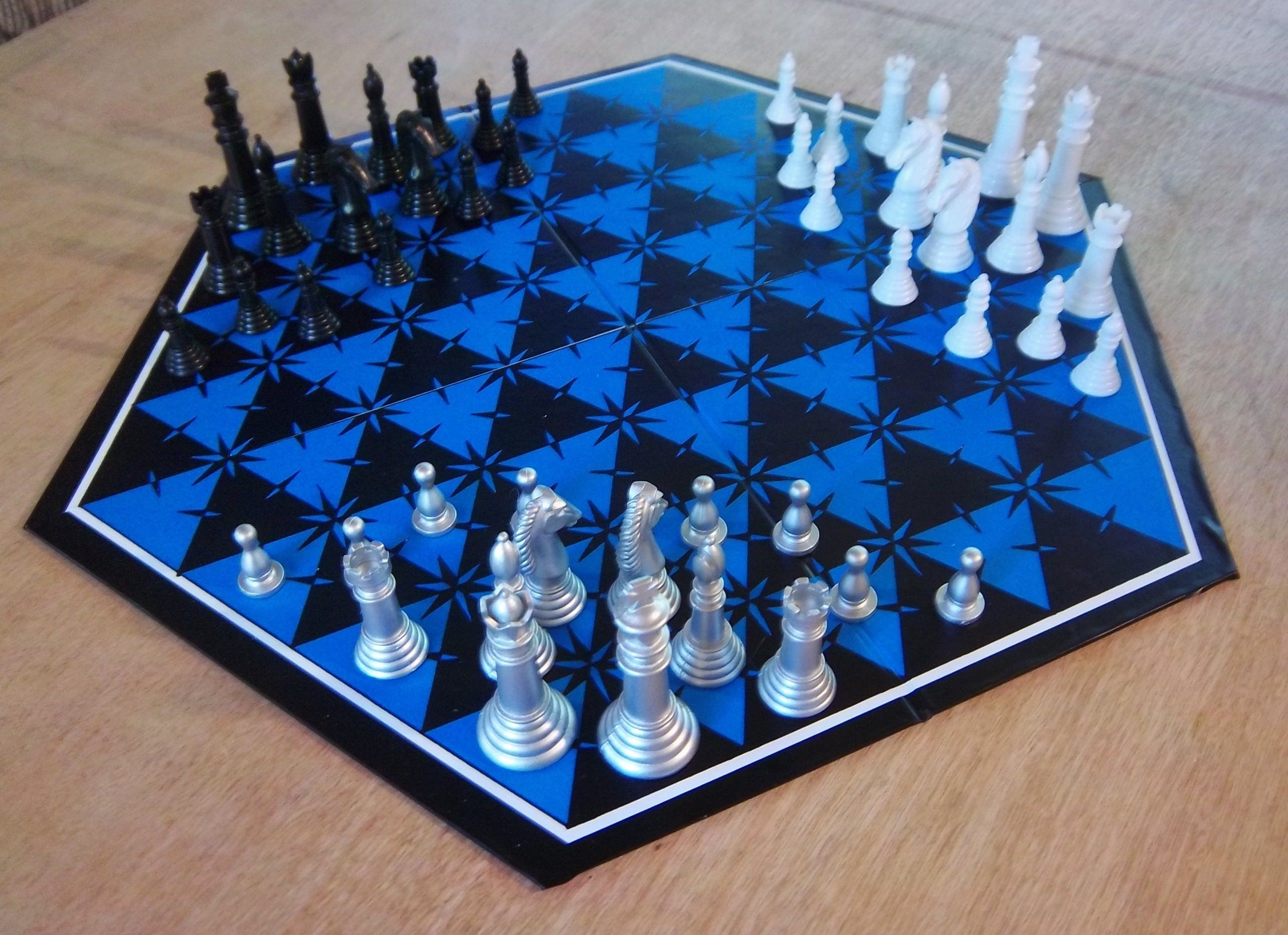 Флуордие шахматы. Шахматы с4 g6. Гексагональные шахматы. Шахматы Глинского. Шахматная доска.