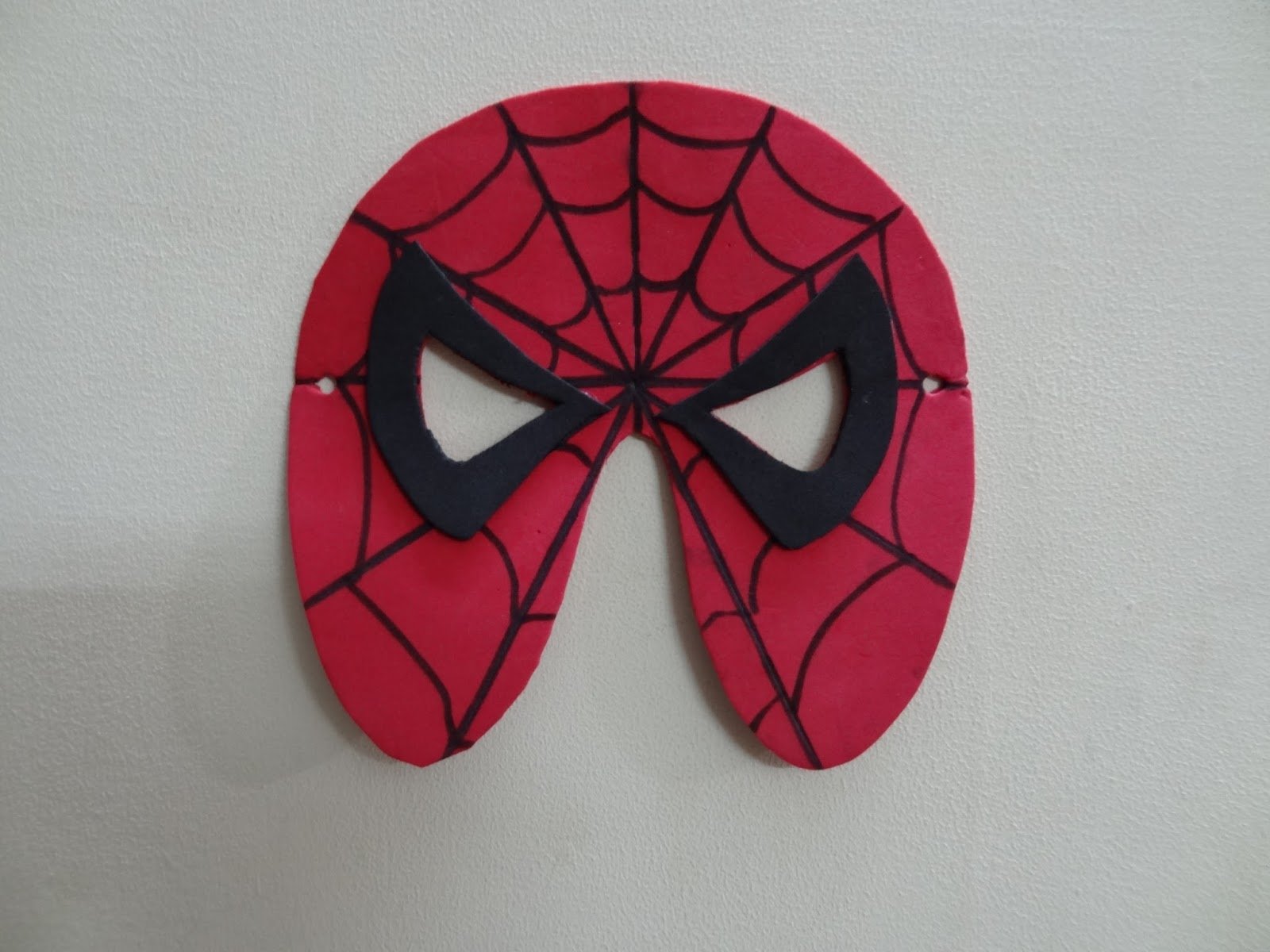 Как сделать маски на телефоне. Маска человек-паук. Маска человека паука из картона. Маска человека паука из бумаги. Маска человека паука своими руками.