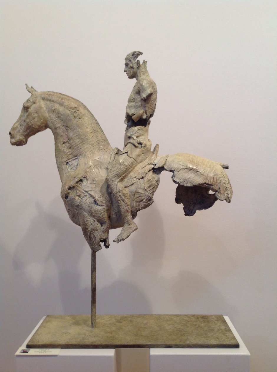 Голова коня в Камне скульптура