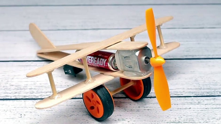 Двигатель для игрушечного самолета