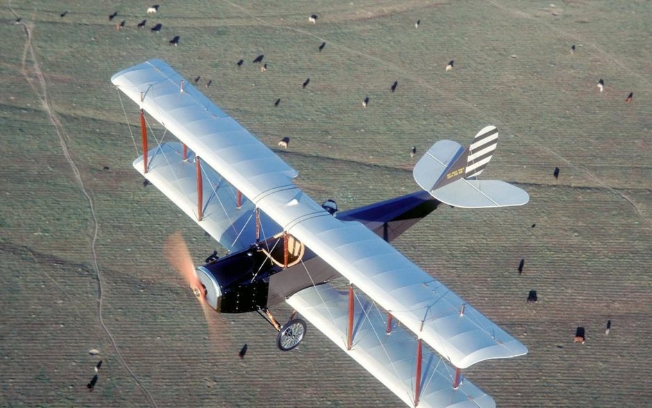 Бумажный самолет с моторчиком