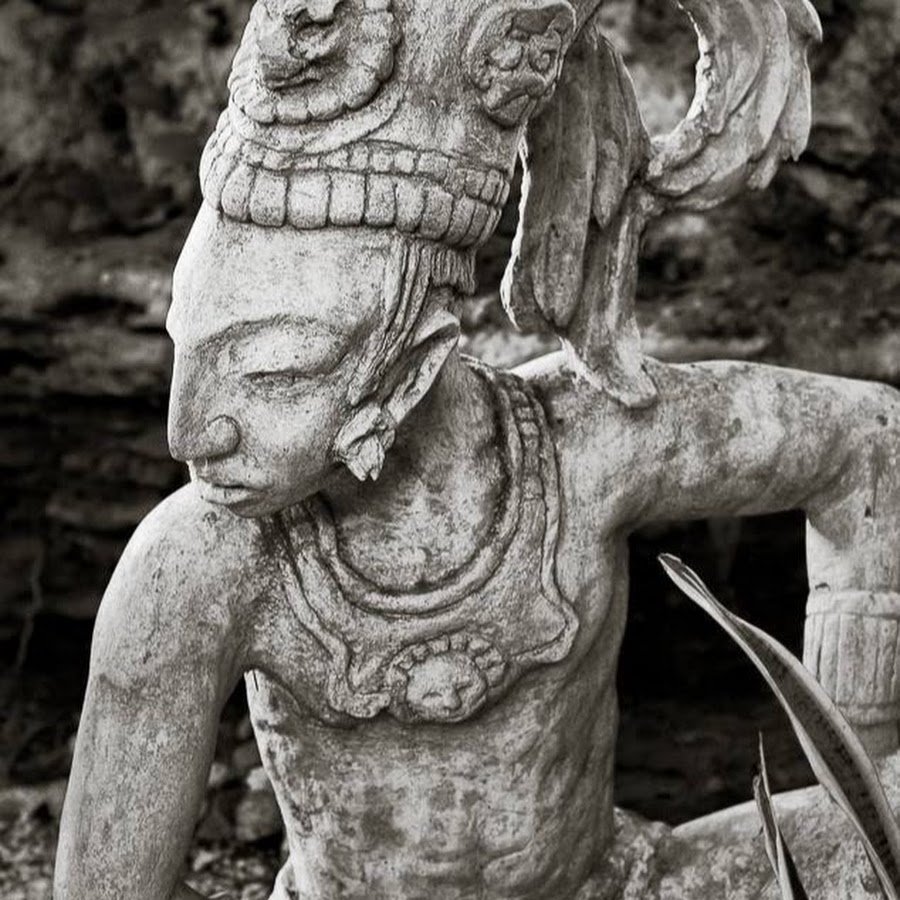 Идолы индейцев Майя