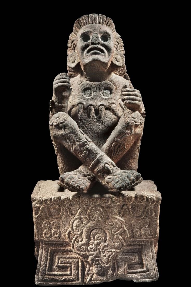 Ацтеки и Майя статуи