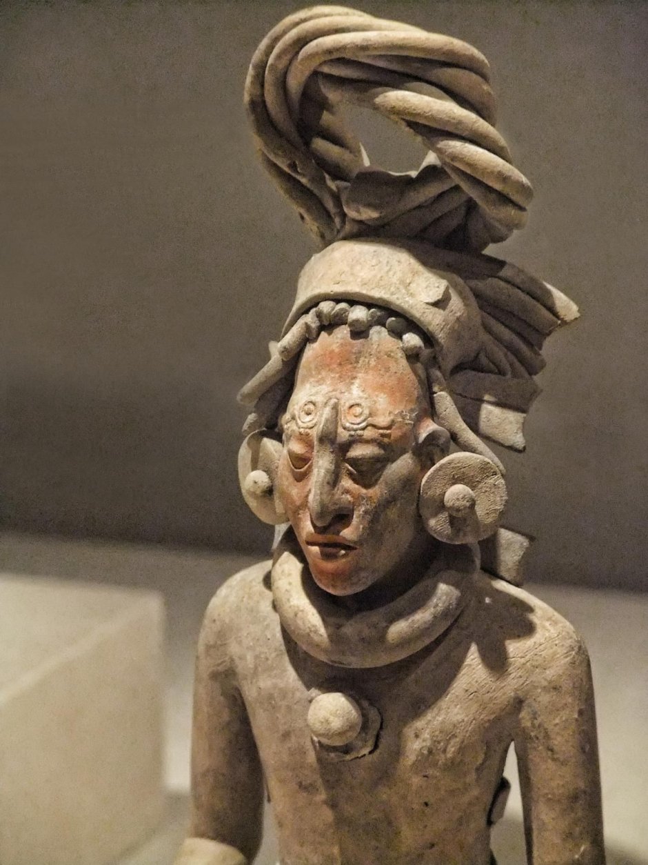 Скульптуры древних Майя