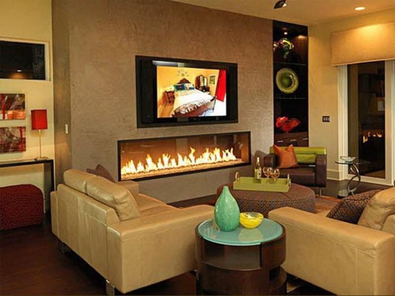 Electric firewood in the interior of the living room