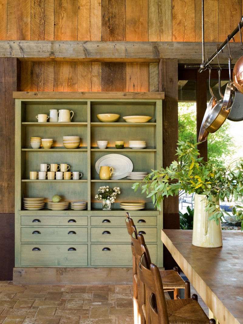 Village -style wood kitchen