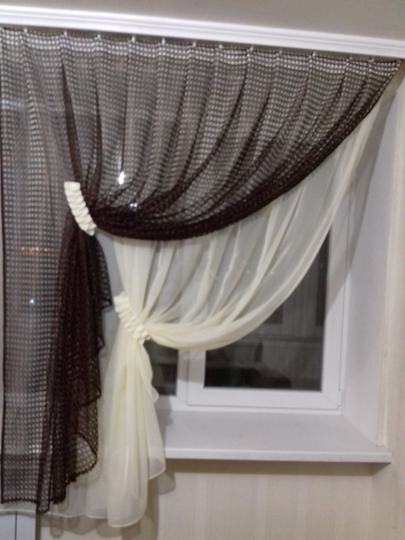 Curtain mesh in the kitchen