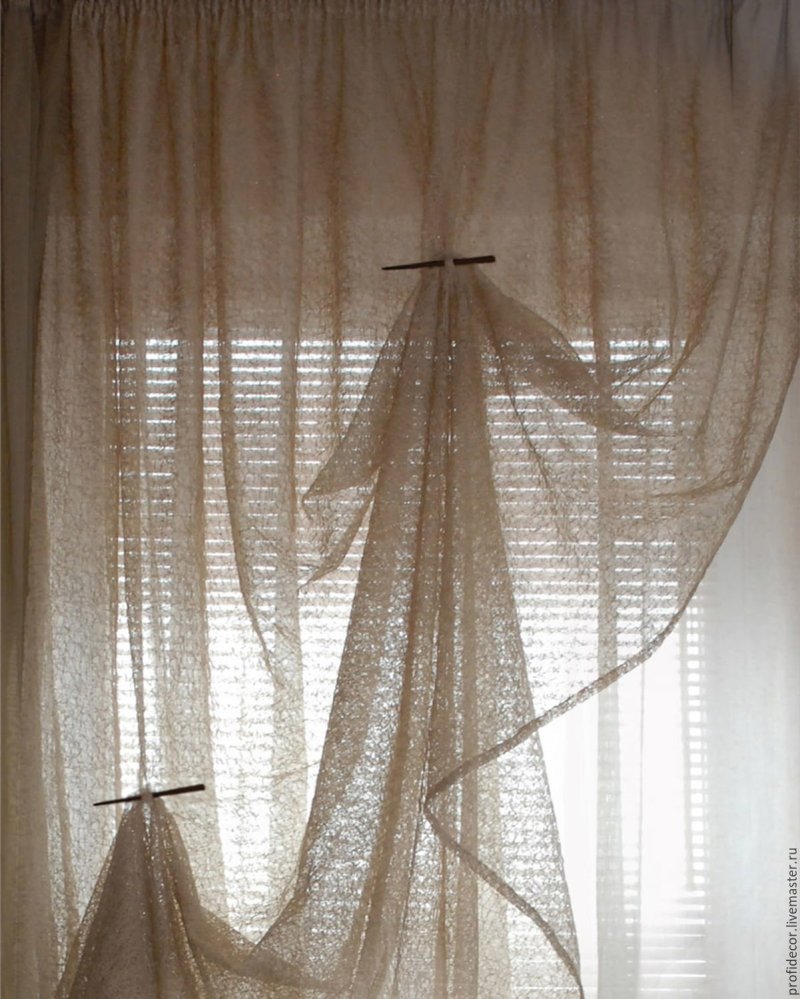 Tulle mesh in the interior