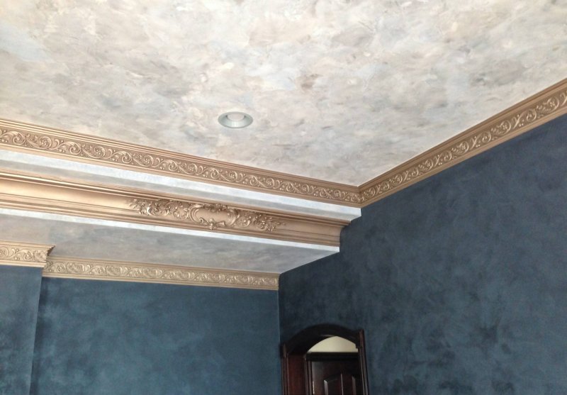 Venetian plaster on the ceiling