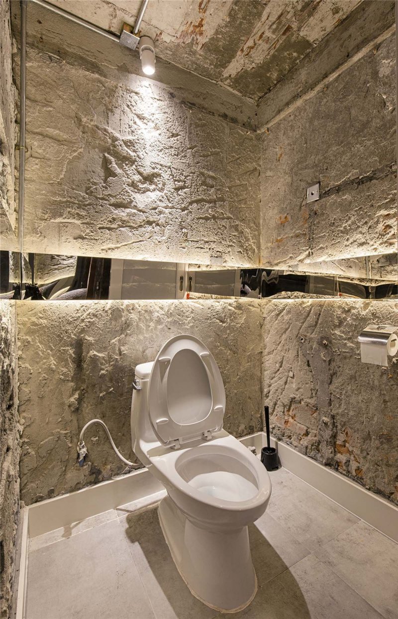 The interior of the toilet