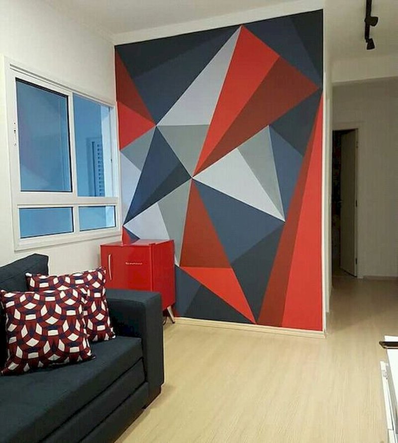 Wall painting with geometric shapes