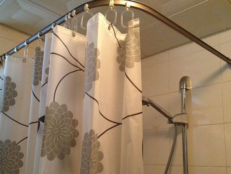 Bath curtain angular