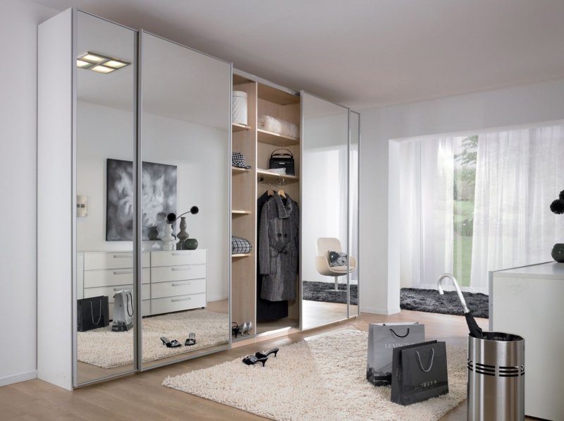 Built -in wardrobe compartment