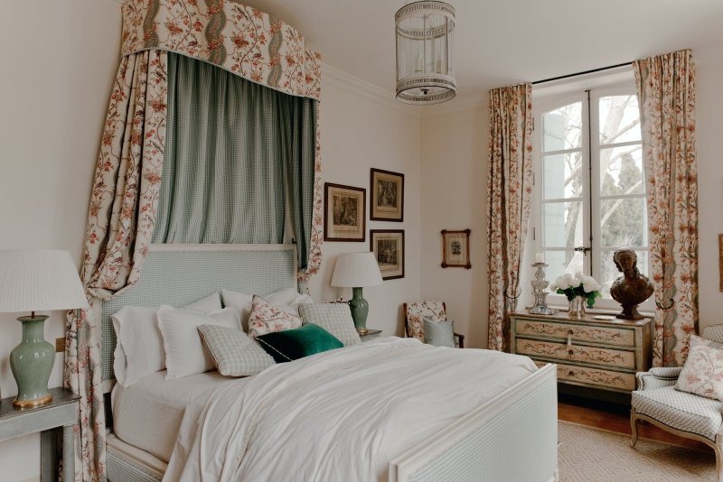 Provence style in the bedroom