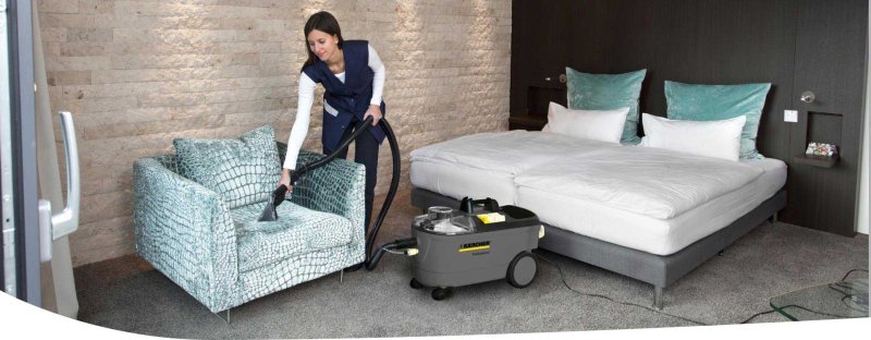 Furniture dry cleaning vacuum cleaner