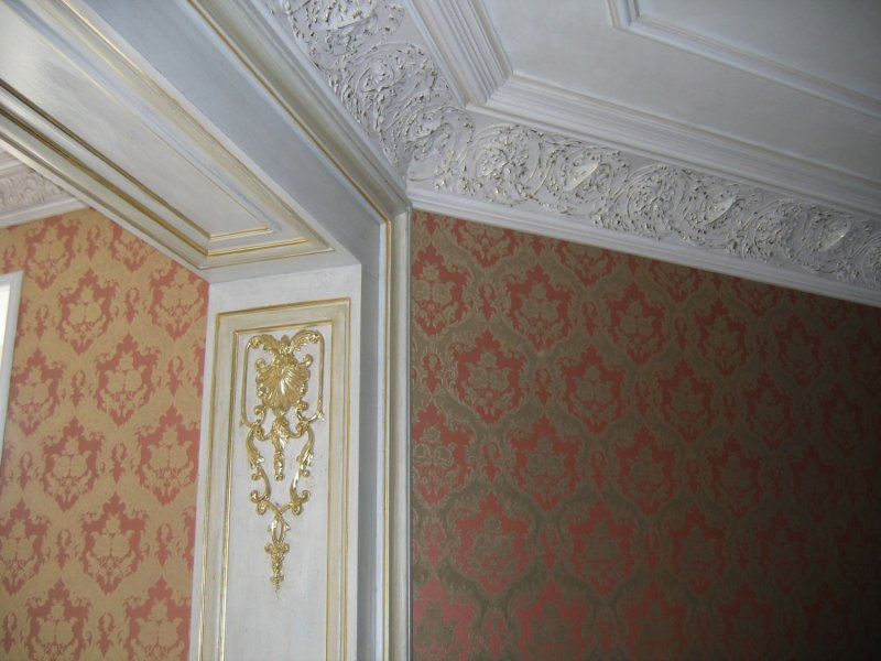 Moldings in the interior