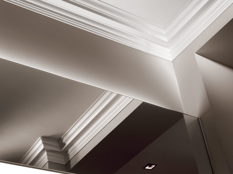 Ceiling baseboard