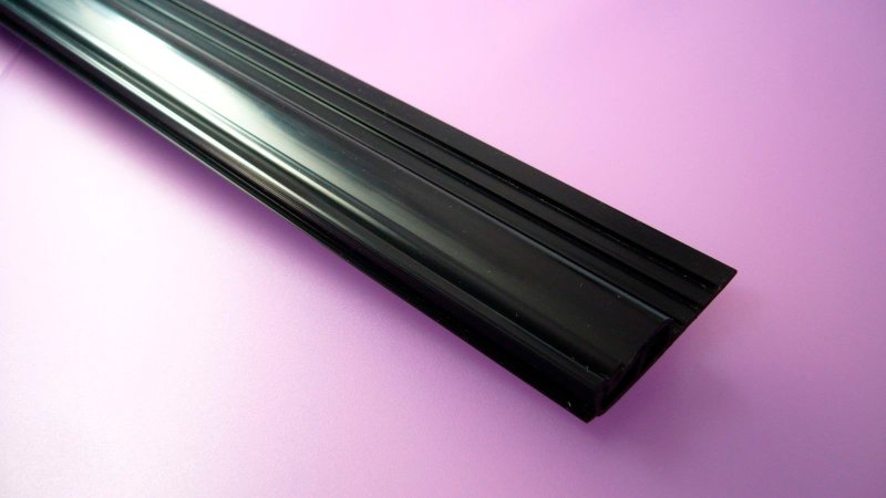 Rubber ceiling plinth