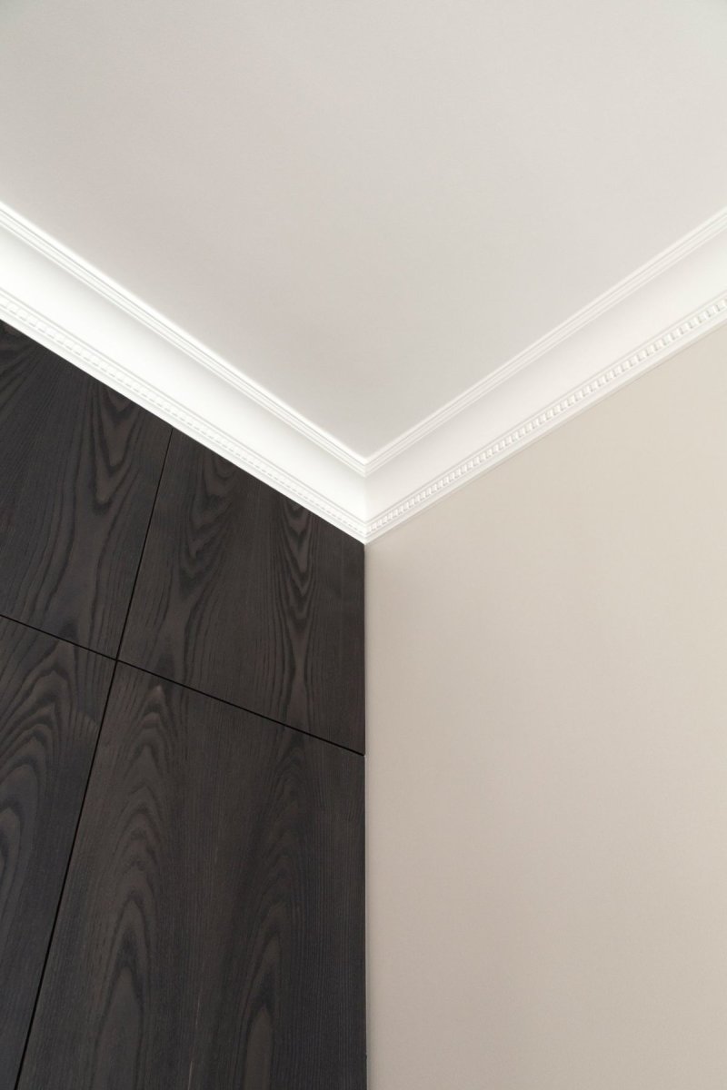 Ceiling skirting board M-34 1 m VTM