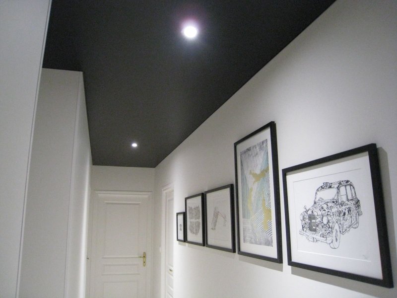 Black stretch ceiling in the interior