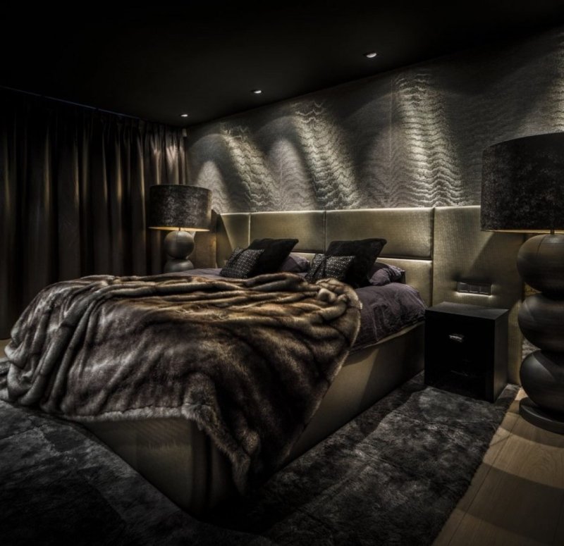 Dark tone bedroom