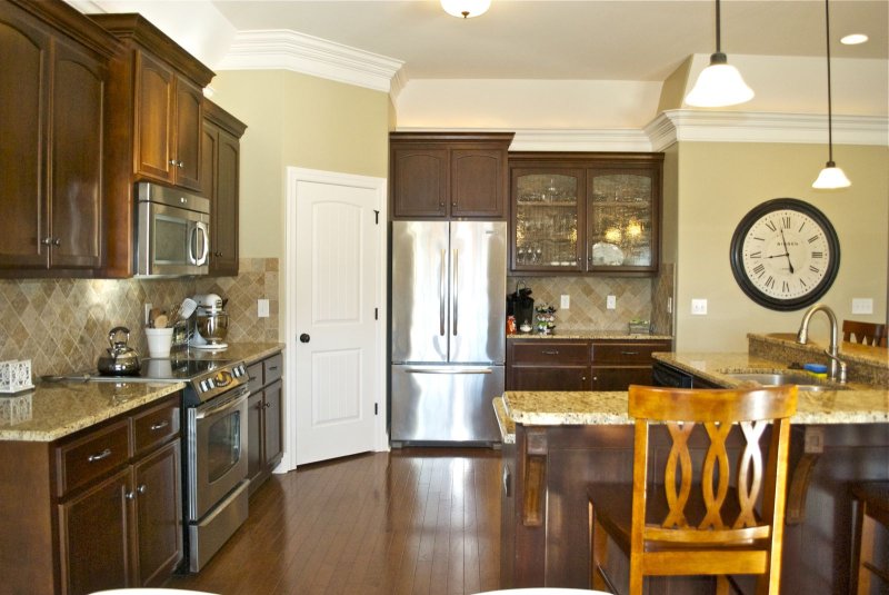 Clock in the interior of the kitchen