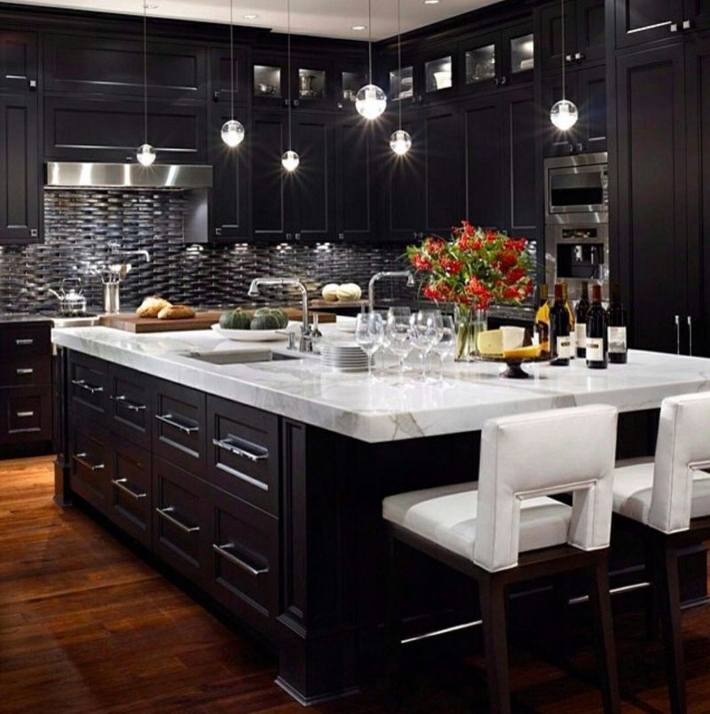 Black -style kitchen