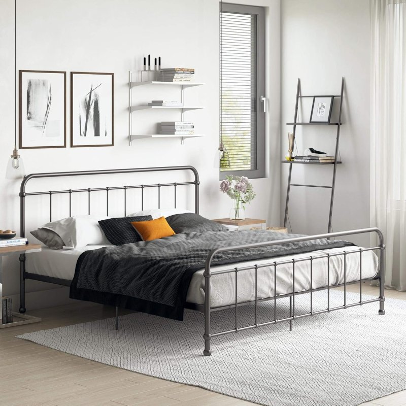 Metal bed