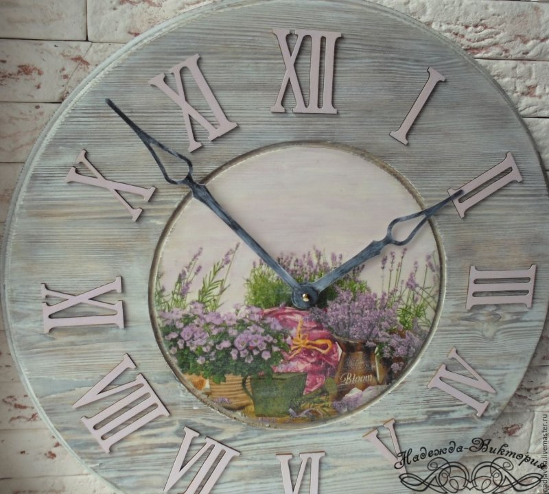 Watch wall -mounted Provence style