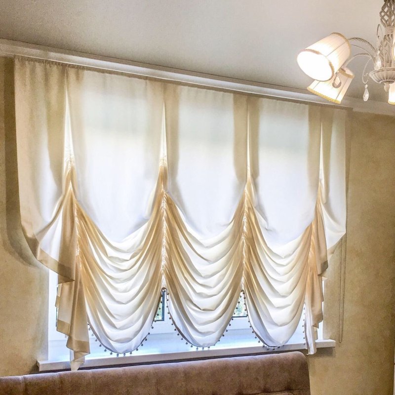 Marquis curtain