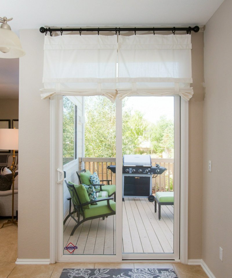 Sliding balcony doors