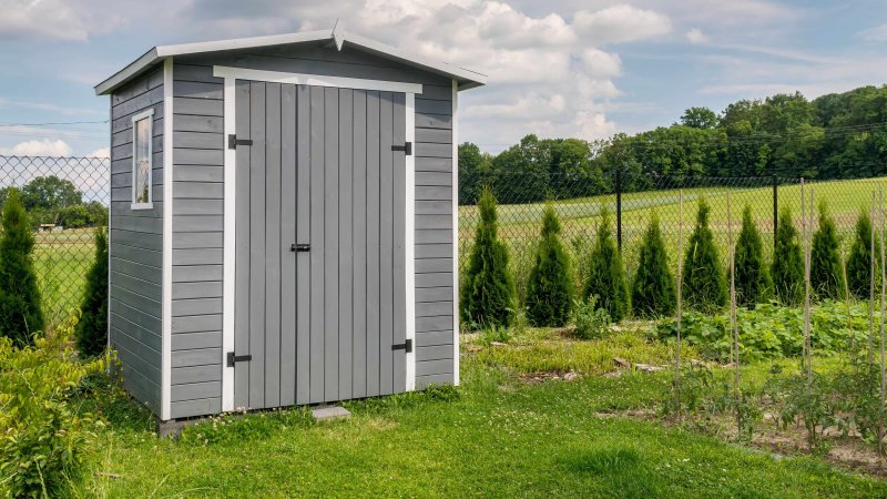 Hozblock with a toilet and a shower for a summer residence