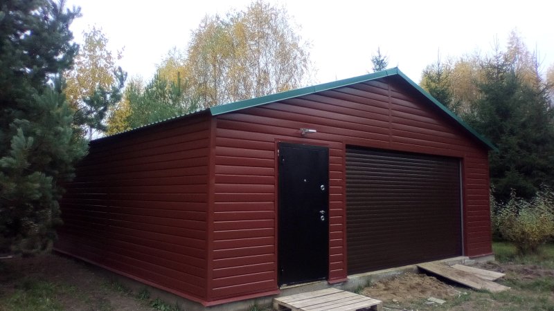 Garage from corrugated board